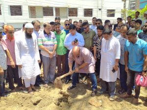 ময়মনসিংহে খাস জমিতে পুকুর খনন কাজ উদ্বোধনে -এমপি