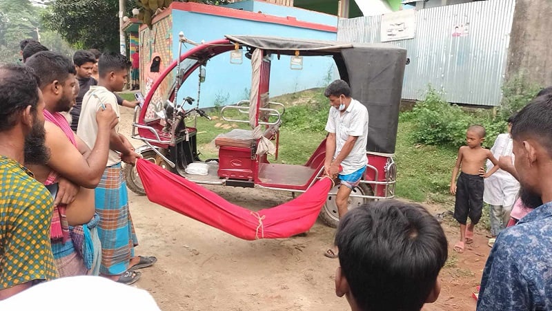 নামাজ পড়তে বেরিয়ে কুকুরের আক্রমণে প্রাণ গেল ইজাজুলের